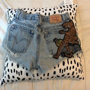 Customized Levi jean shorts!